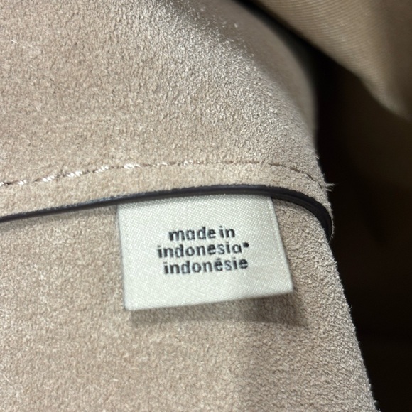 Coach Leather Tote in White w/ silver  hardware - Picture 13 of 13